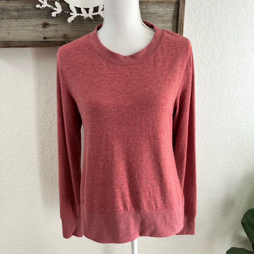ALO Yoga Alolux glimpse lightweight fuzzy sweatshirt pullover side slit ladies S